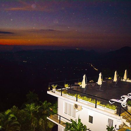 390 Villa Vista Канди Екстериор снимка